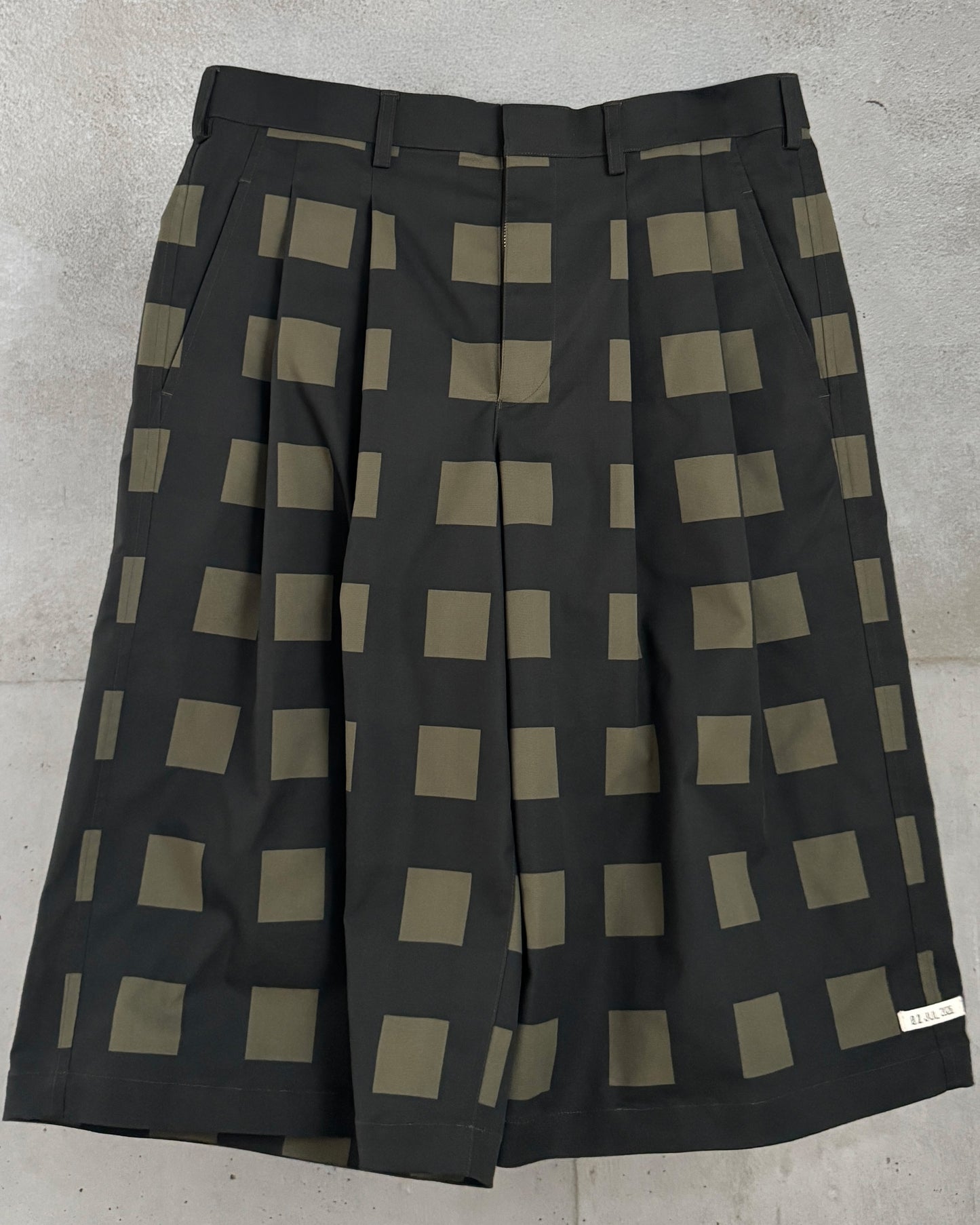 BAGGY SHORT PANTS